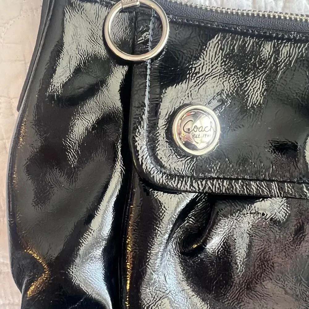 Coach Poppy Black Patent Leather Shoulder Bag/Crossbody Bag - Picture 3 of 7